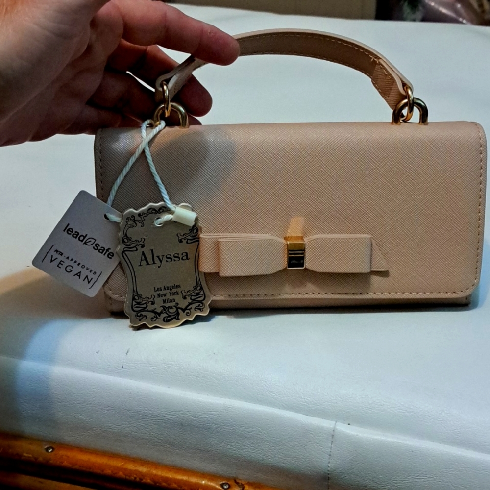 Alyssa wallet size purse.